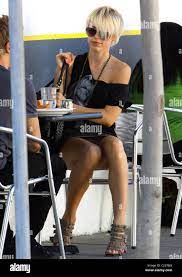 French artist Laure Pester, aka Lorie, having lunch with a friend at La  Conversation in West Hollywood Los Angeles, California Stock Photo - Alamy