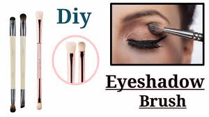 how to make eyeshadow brush at home in