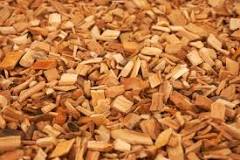 At what temp do wood chips start to smoke?