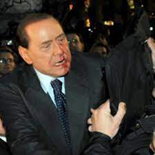 «la politica ha fallito, draghi durerà. Prime Minister Berlusconi In Hospital After Assault At Rally