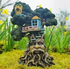 Mighty Oak Fairy Treehouse Away With