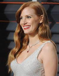 Try to get curly hair with braids, twists, and coiled buns. Jessica Chastain With Long Wavy Hair In 2015 In Case You Were Wondering This Is Jessica Chastain S Natural Hair Color Popsugar Beauty Photo 9