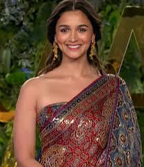alia bhatt looks enchanting in saree as