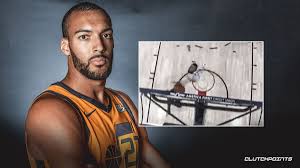 It has been a good offseason for the jazz, between reaching a deal with jordan clarkson, bringing back old friend derrick favors and securing. Jazz Video Rudy Gobert Lifts Utah With Game Saving Block Vs Mavs