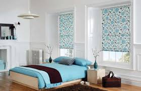 Bir iç mekânı dekore ederken tercih ettiğiniz perdeler, ortamın havasını değiştiren önemli bir ayrıntılardandır. Yatak Odasi Stor Perde Modelleri Dekorasyon Rehberi