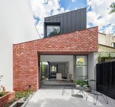 It was the home of rev. Glebe Red Brick House Contemporary Patio Sydney By Hispec Constructions