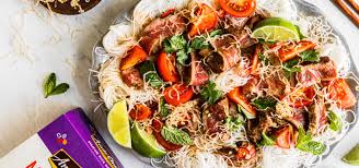 thai steak salad with maifun noodles