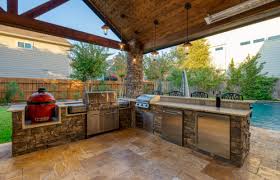 custom outdoor kitchens design