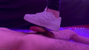 Aggressive Sneaker Shoejob in Leather Leggings | xHamster