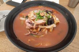 Jjajangmyeon bulgogi pajeon kimchi, dan banyak lagi. Jjampong Kuliner Korea Selatan Yang Mirip Mie Aceh Kumparan Com