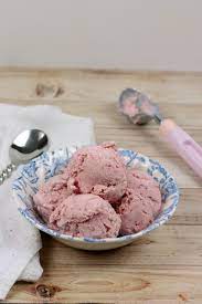 easy ww no churn strawberry ice cream