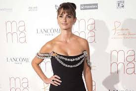 The spanish actress paid a loving tribute to her later mother. Prominenter Mittelmeer Fan Wie Sich Penelope Cruz Fit Halt Fit For Fun