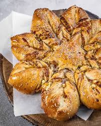 star bread with cheese and herbs