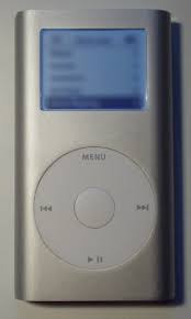 The distance between the two devices that exchange data can in most cases be no more than ten metres. Datei Ipod Mini 2gen Silber Jpg Wikipedia