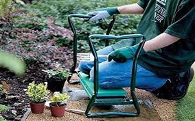 5 Reasons Why A Garden Kneeler Is