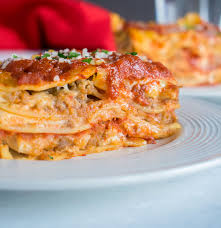 traditional italian lasagna with