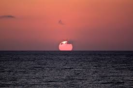 Résultat de recherche d'images pour "couchers de soleil sur la mer"
