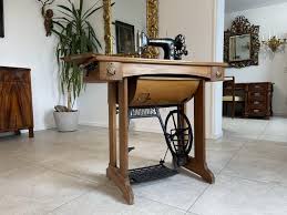 vine sewing machine table in pine