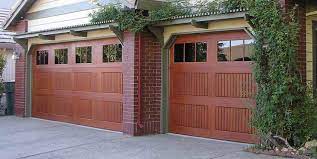 10 Amazing Wood Garage Door Alternatives