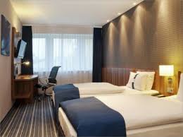 It features entertainment activities and a bar. Holiday Inn Express Hamburg City Centre In Germany