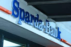 The eleven, legally independent banks operate according to the regional principle, which means that each bank is responsible for a set business area and only accepts customers from that. Die Sparda Banken Ringen Mit Den Minizinsen