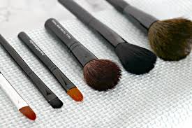how to clean makeup brushes safely