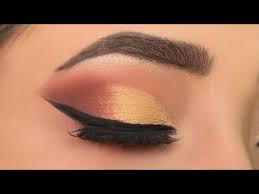 golden eye makeup for party wedding