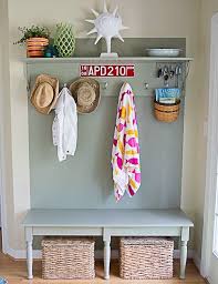 Simple Coastal Entryway Storage Ideas