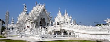 But the focus of this post will be on temples, particuarly the ones i saw in chiang mai and chiang rai (two different cities, i promise!). The White Temple Wat Rong Khun In Chiang Rai Rus