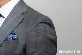 I've been in the men's clothing business since 1991. Top 10 Signs You Re In A Poor Fitting Suit The Helm Clothing