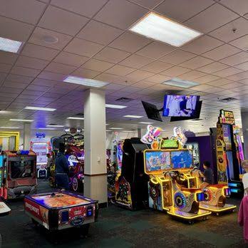 Chuck E. Cheese
