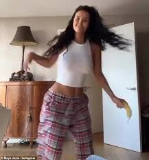 Whole time they wana take my place. Maya Jama Puts Her Famous Curves On Display In A White Crop Top As She Dances Up A Storm Bra Free Geeky Craze
