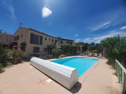 location villa avec piscine 8 personnes