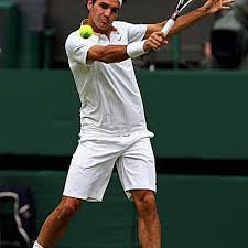 Federer switched to a 97. Photo Study Of Roger Federer S Backhand