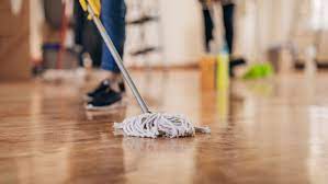 how to mop laminate floors without