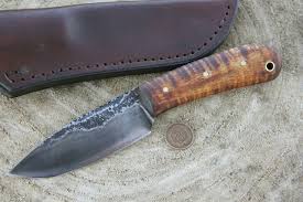 Follow along as i show you how to forge a specific knife shape, no grinding, no cutting, just a smith and a hammer. Drop Point Hunter Lucas Forge