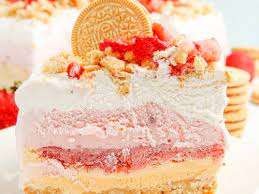 easy strawberry ice cream cake recipe