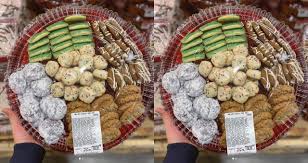 Take the tray out and put flavored yoghurt , marmalade or any other. Costco S Massive Cookie Platter Is Back For The Holidays