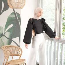 Floral print silk blend blouse. Jual Baju Wanita Terbaru Baju Fashion Wanita Muslim Atasan Blouse Ziya Zindagy Murah Online April 2021 Blibli
