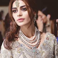 bridal makeup essentials and jewellery