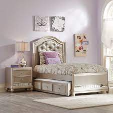 With a variety of sizes and styles, rooms to go can help you live large in your small space! Rooms To Go Kids On Twitter Get Glam Featured Sofia Vergara Petit Paris Silver Bedroom Check Out Our Website For Product Availability In Your Area Roomstogo Roomstogokids Home Homedecor Decoratingseasy Kidsfurniture Kidsbedroom