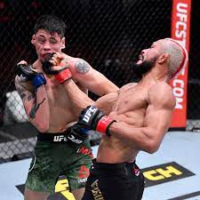 Brandon moreno, with official sherdog mixed martial arts stats, photos, videos, and more for the flyweight fighter from mexico. Deiveson Figueiredo Vs Brandon Moreno Ends In Majority Draw Following Potential Fight Of The Year At Ufc 256 Mma Fighting