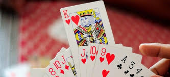 The deal the first dealer is chosen at random and the turn to deal passes clockwise. What Is The Difference Between Rummy And Gin Rummy