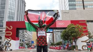 The triumph of kipchoge sapporo (japan) (afp) alone in the world on the asphalt of sapporo, the kenyan eliud kipchoge triumphed at the end of the olympic marathon on sunday morning, as five years earlier in rio. Wdpuf9llwdmgem