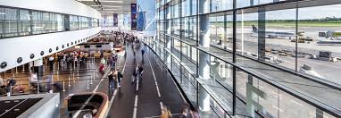 Vienna airport is located in the southeast of vienna and can be reached easily, comfortably and affordably by public transport. Flughafen Wien Check In