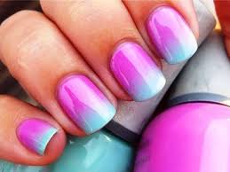 Elegant shellac nails with pretty nail art and glitter. Cool Shellac Nail Ideas