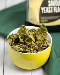 raw dehydrated cheesy kale chips