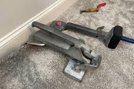 carpet stretching and repair on the
