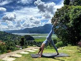 top 10 yoga retreats in nepal