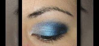 how to apply silver and blue eyeshadow